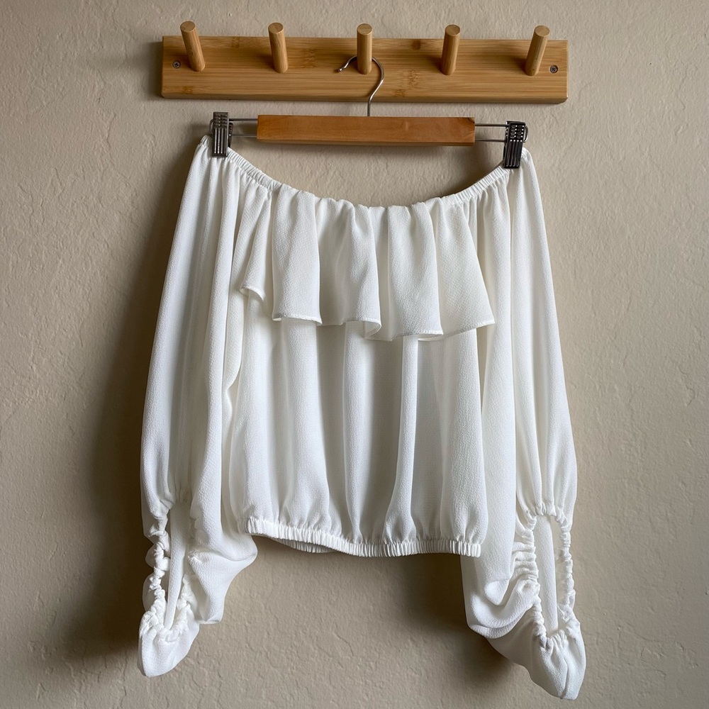Vici balloon sleeve white top - Size S